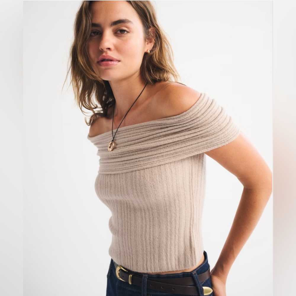 Abercrombie Fitch NWT Ribbed Folded Over Off the Shoulder Sweater Top- Medium